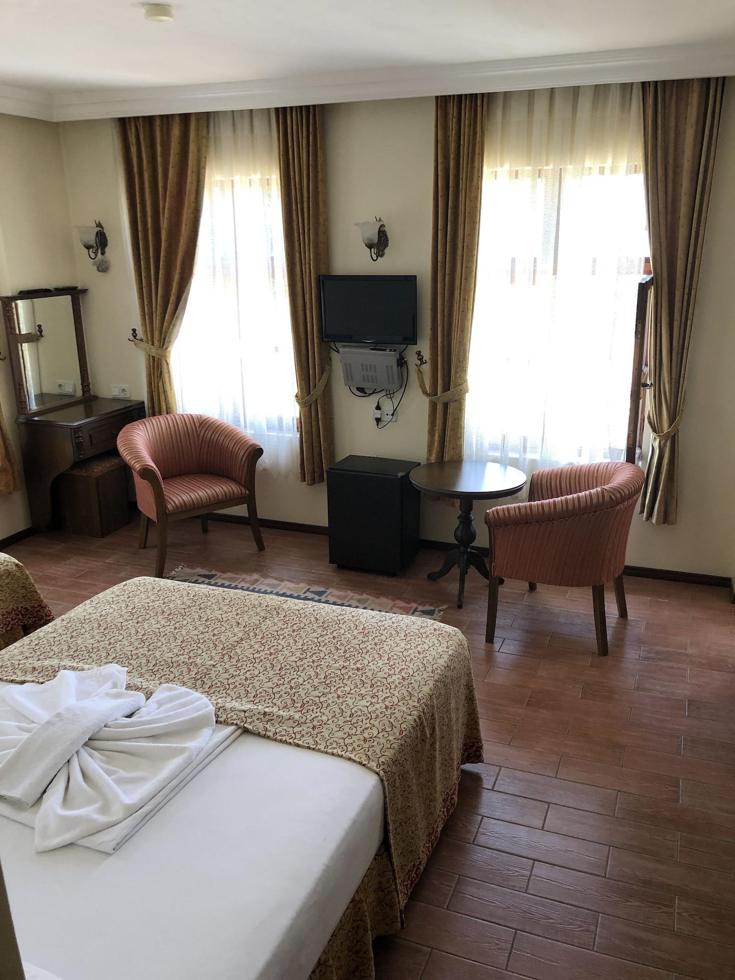 Reutlingen Hof 3* Antalya