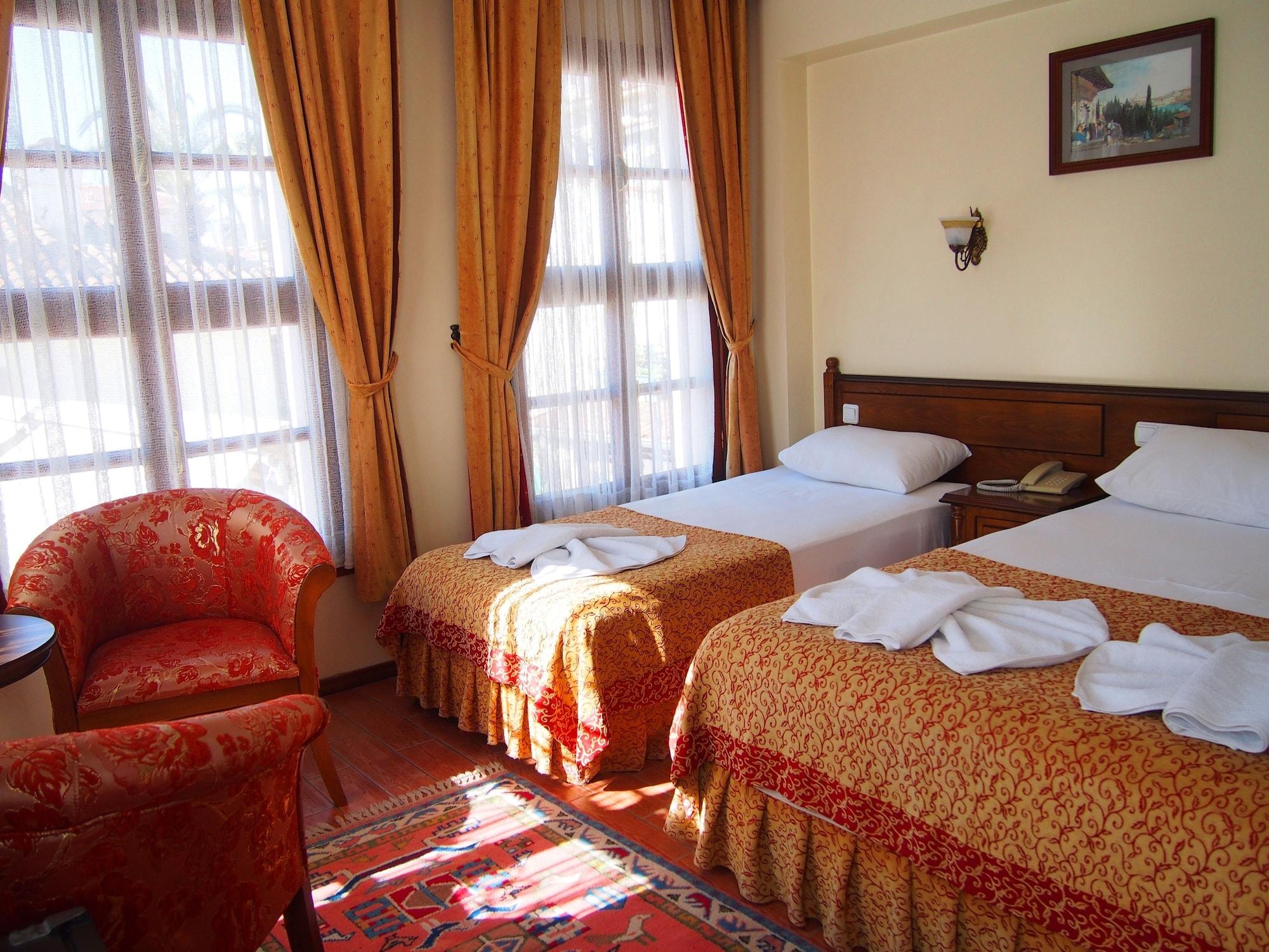 Reutlingen Hof 3* Antalya
